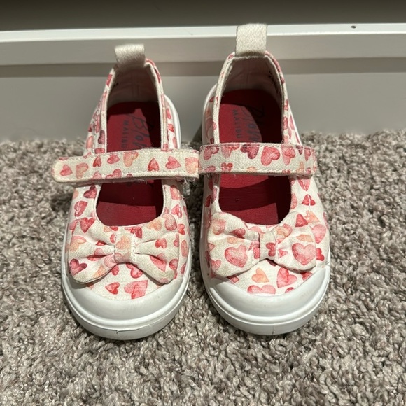 Blowfish Other - Toddler Blowfish Malibu Kids Mary Jane Shoes- Size: 7M- White with pink hearts